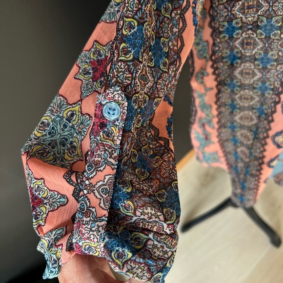 Kut from the Kloth blouse - Picture 4 of 9